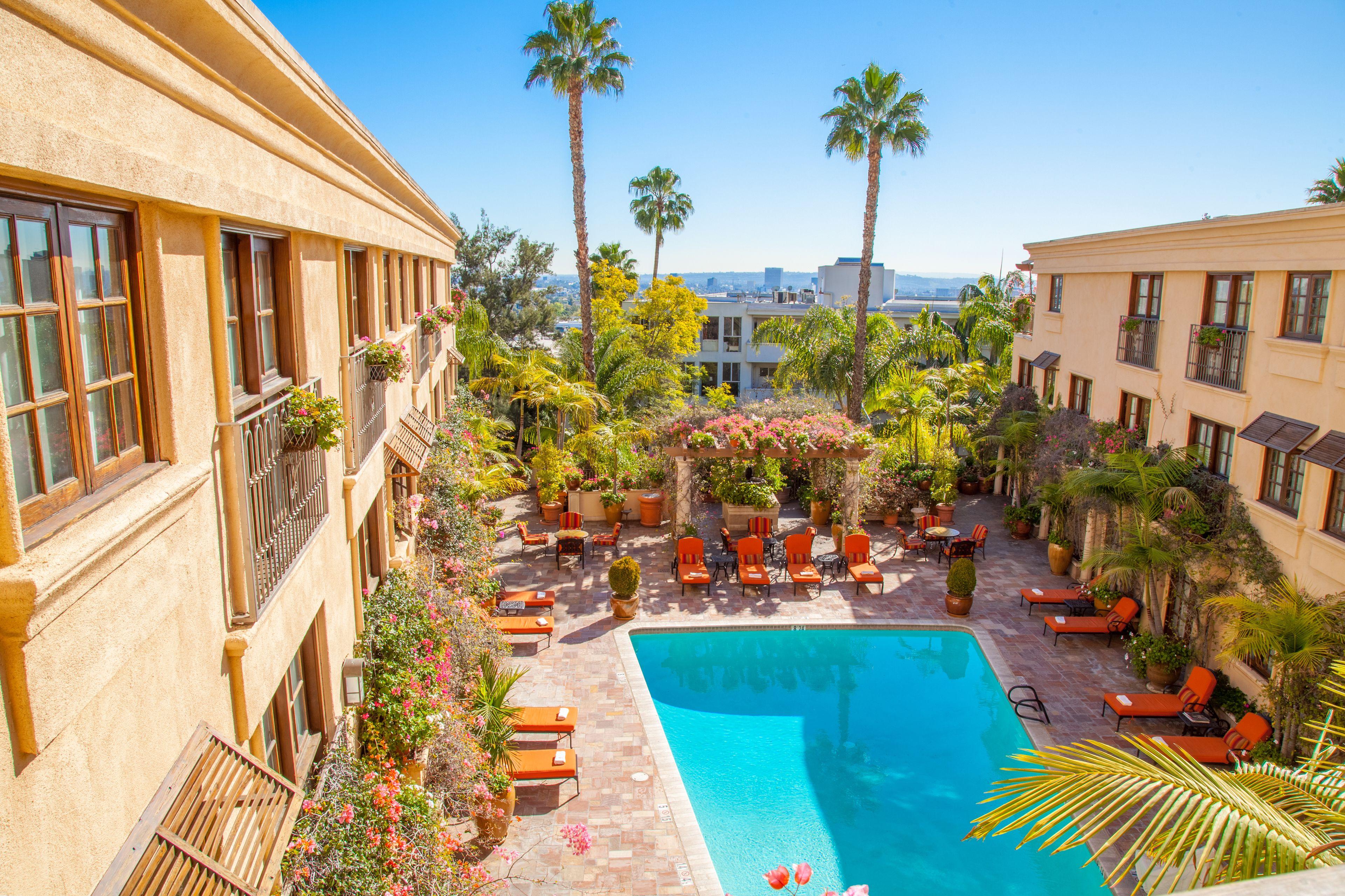 Best Western Plus Sunset Plaza Hotel — Photos 1